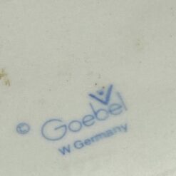 Porcelianinė M. I. Hummel Goebel statula Wash Day (Große Wäsche) 11x6x15,5 cm