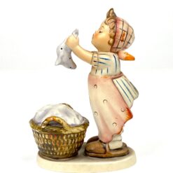 Porcelianinė M. I. Hummel Goebel statula Wash Day (Große Wäsche) 11x6x15,5 cm