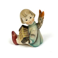 Porcelianinė M. I. Hummel Goebel statula Angel with accordion (Engel mit Harmonika) 5,5x6x6 cm