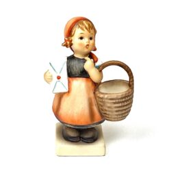 Porcelianinė M. I. Hummel Goebel statula Meditation (Die Gratulantin) 6×7,5×11,5 cm