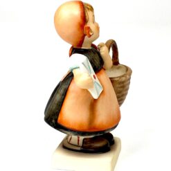 Porcelianinė M. I. Hummel Goebel statula Meditation (Die Gratulantin) 6×7,5×11,5 cm