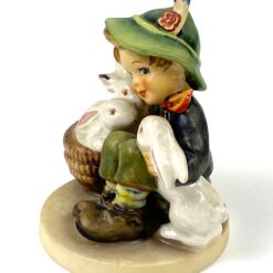 Porcelianinė M. I. Hummel Goebel statula Playmates (Hasenvater) 7,5x8x10 cm