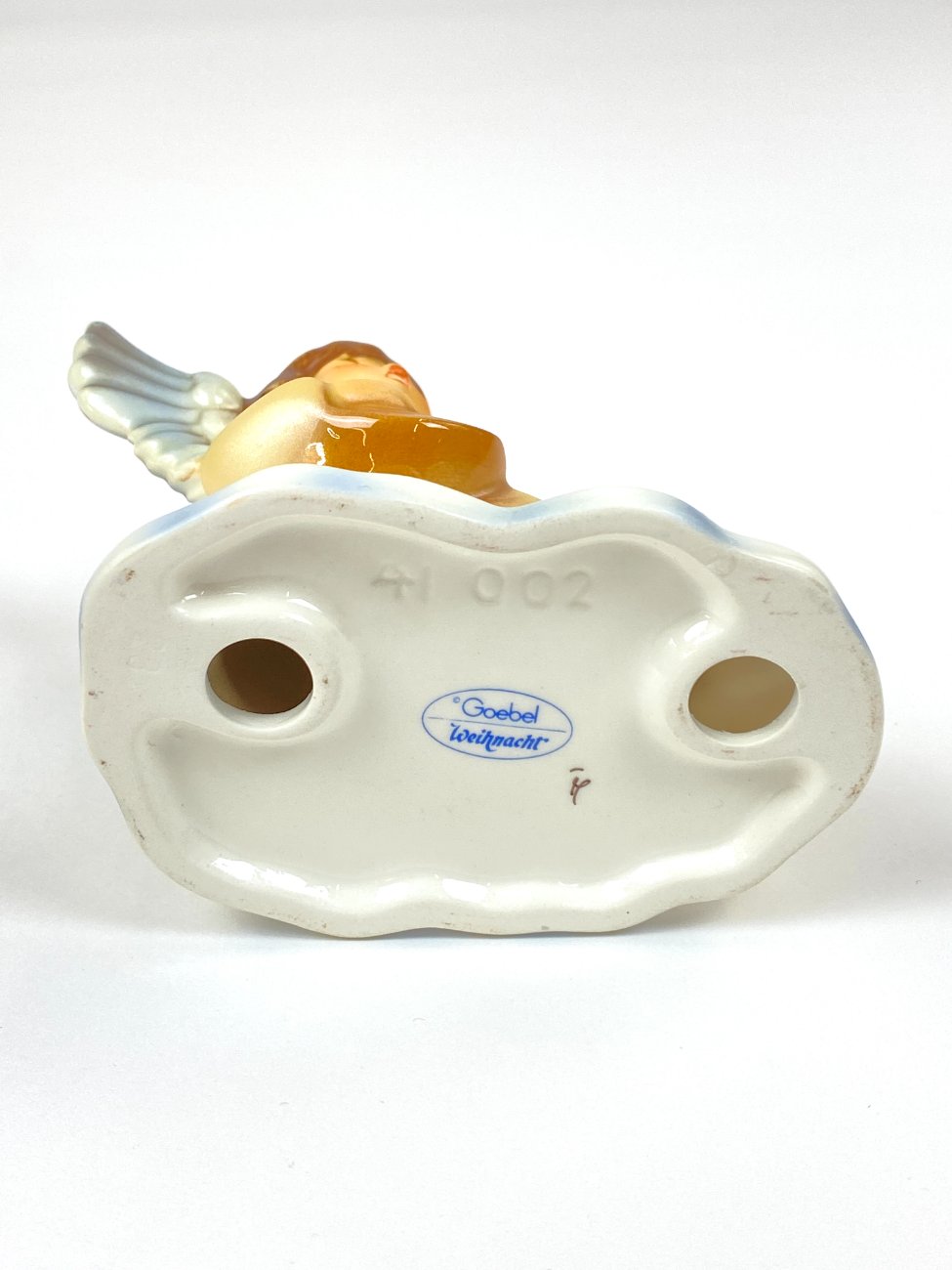 HN2125-porcelianines-skulpturos-9 Porcelianinė Goebel Weihnacht angelo su mandolina statula 6,5×10,5×9 cm