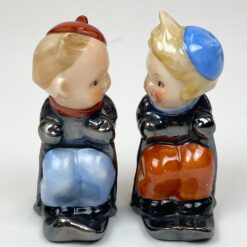Porcelianinės Goebel druskinė ir pipirinė slidininkų figūrėlės 2 vnt. kompl.