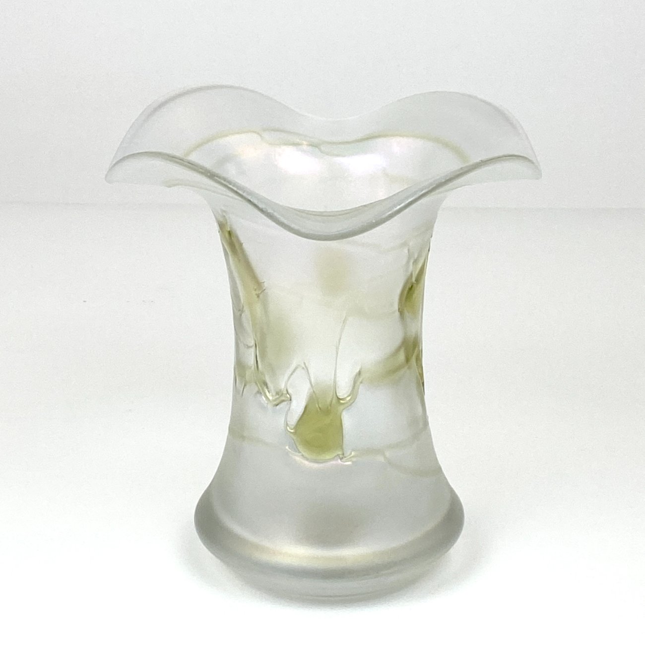 HN2147-stikliniai-indai-0 Art Nouveau stiliaus stiklinė vaza 15,5×15,5×18 cm