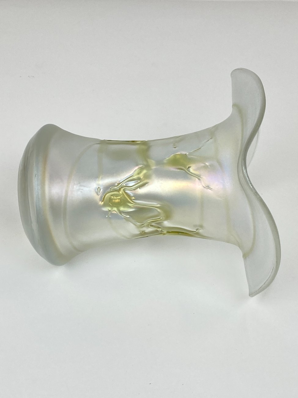 HN2147-stikliniai-indai-4 Art Nouveau stiliaus stiklinė vaza 15,5×15,5×18 cm