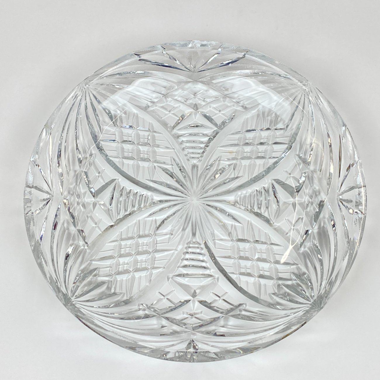 HN2150-lekstes-padeklai-0 Vintažinė apvali stiklinė serviravimo lėkštė 29x29x4,5 cm