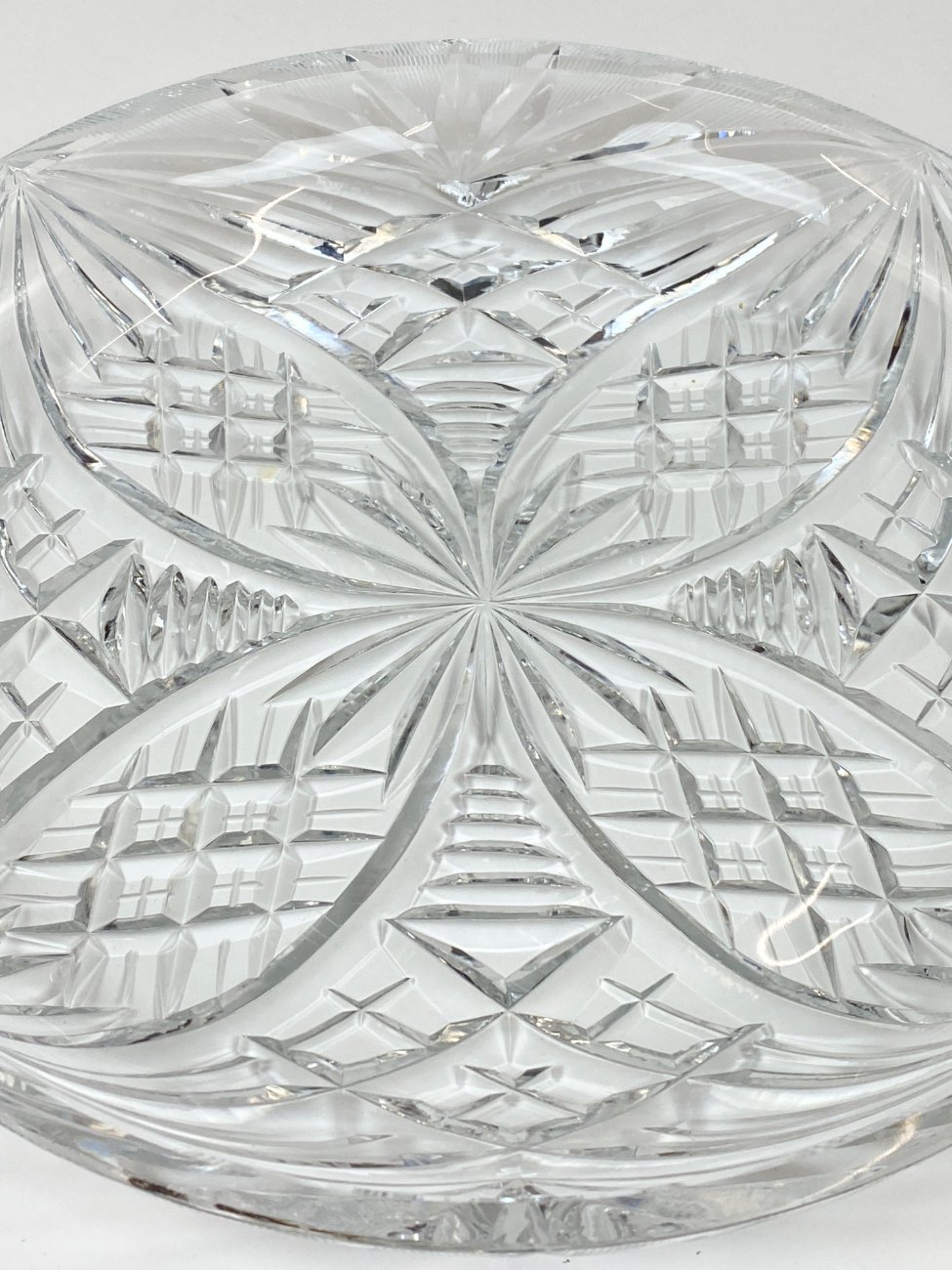 HN2150-lekstes-padeklai-6 Vintažinė apvali stiklinė serviravimo lėkštė 29x29x4,5 cm