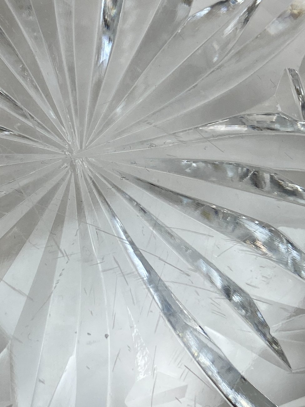 HN2150-lekstes-padeklai-8 Vintažinė apvali stiklinė serviravimo lėkštė 29x29x4,5 cm