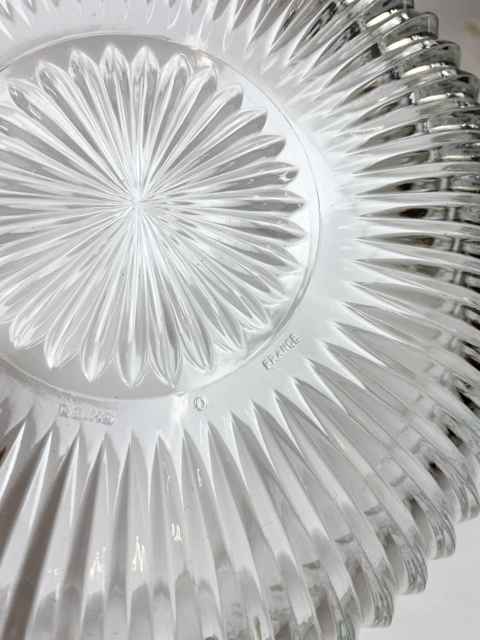 HN2151-kiti-stikliniai-indai-6 Stiklinis Verreries Mécaniques Champenoises, Reims serviravimo dubuo 23x23x10,5 cm