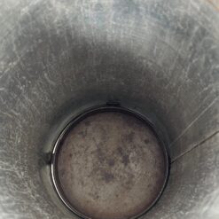 Senovinis metalinis oda aptrauktas lydymo indas 25x31x59 cm