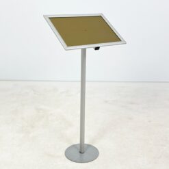 Informacinis stendas 34x45x100 cm