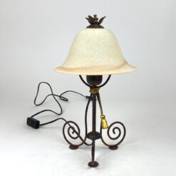 Metalinis stalinis šviestuvas stikliniu gaubtu 22x22x37,5 cm