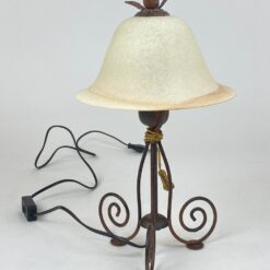 Metalinis stalinis šviestuvas stikliniu gaubtu 22x22x37,5 cm