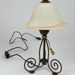 Metalinis stalinis šviestuvas stikliniu gaubtu 22x22x37,5 cm