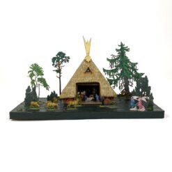 Prakartėlė su alavinėmis figūromis ant medinio pagrindo 15x32x18,5 cm