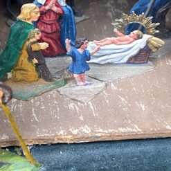 Prakartėlė su alavinėmis figūromis ant medinio pagrindo 15x32x18,5 cm