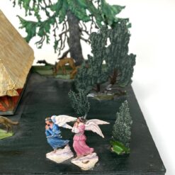 Prakartėlė su alavinėmis figūromis ant medinio pagrindo 15x32x18,5 cm