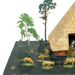 Prakartėlė su alavinėmis figūromis ant medinio pagrindo 15x32x18,5 cm