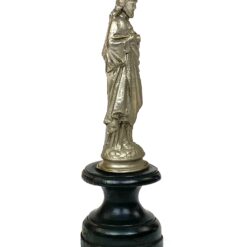 Metalinė Jėzaus Kristaus statula ant medinio postamento 5x5x15,5 cm