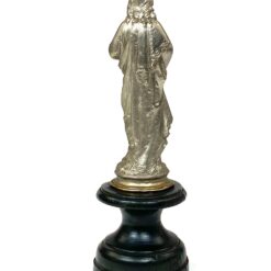 Metalinė Jėzaus Kristaus statula ant medinio postamento 5x5x15,5 cm