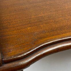 Raudonmedžio lovos padėklas su kojelėmis 38×60,5×23 cm