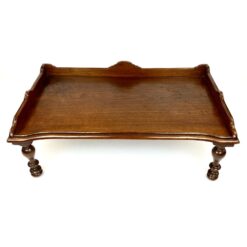 Raudonmedžio lovos padėklas su kojelėmis 38×60,5×23 cm