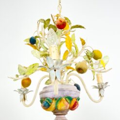 Pakabinamas trijų šakų sietynas su vaisių figūrėlėmis 50x50x70 cm