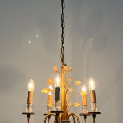 Metalinis penkių šakų sietynas su stiklo detalėmis, augalų lapų motyvais 43x43x94 cm