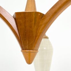 Mid Century trijų šakų tikmedžio sietynas su stiklo gaubtais 46x46x67 cm