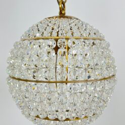 Žalvarinio rėmo pakabinamas šviestuvas su krištolo karoliukais 25x25x65 cm