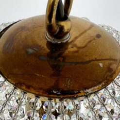 Žalvarinio rėmo pakabinamas šviestuvas su krištolo karoliukais 25x25x65 cm