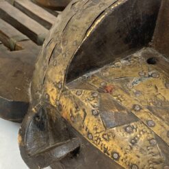 Apeiginė Bamana N’tomo medinė kaukė su žalvario apdailomis 16x22x56 cm