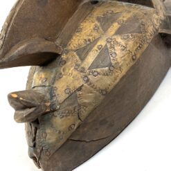 Apeiginė Bamana N’tomo medinė kaukė su žalvario apdailomis 16x22x56 cm