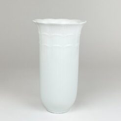 Porcelianinė “Kaiser” baltos spalvos vaza 13,5×13,5×23,5 cm