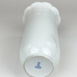 Porcelianinė “Kaiser” baltos spalvos vaza 13,5×13,5×23,5 cm