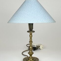 Žalvarinis stalinis šviestuvas žydros spalvos tekstilės gaubtu 27x27x39 cm