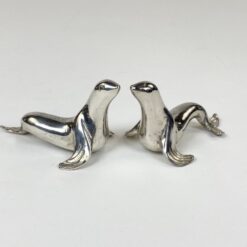 Sidabruoto metalo stalo įrankių laikikliai “Ruoniai” 2 vnt. kompl. 9×5,5×5 cm