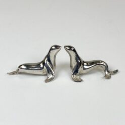 Sidabruoto metalo stalo įrankių laikikliai “Ruoniai” 2 vnt. kompl. 9×5,5×5 cm