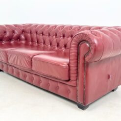 Chesterfield stiliaus natūralios odos trivietė sofa 102x222x80 cm, 47 cm