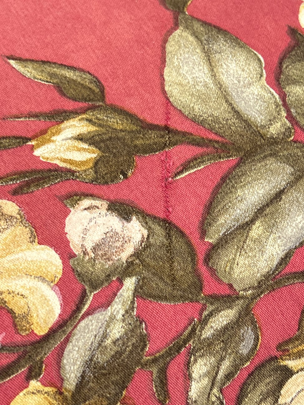 CK0066-pufai-8 Riešutmedžio pufas su gėlių motyvų gobelenu 36x52x46 cm
