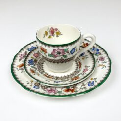 Keramikinis Spode serijos Chinese rose puodelio 110 ml ir dviejų lėkštučių 3 vnt. kompl.