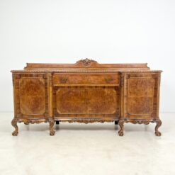 Prabangi Chippendale stiliaus riešutmedžio komoda 66x224x120 cm