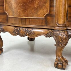 Prabangi Chippendale stiliaus riešutmedžio komoda 66x224x120 cm
