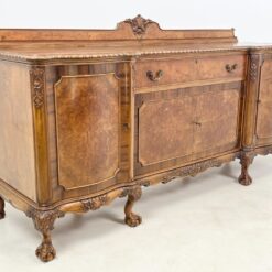 Prabangi Chippendale stiliaus riešutmedžio komoda 66x224x120 cm