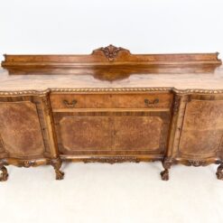 Prabangi Chippendale stiliaus riešutmedžio komoda 66x224x120 cm