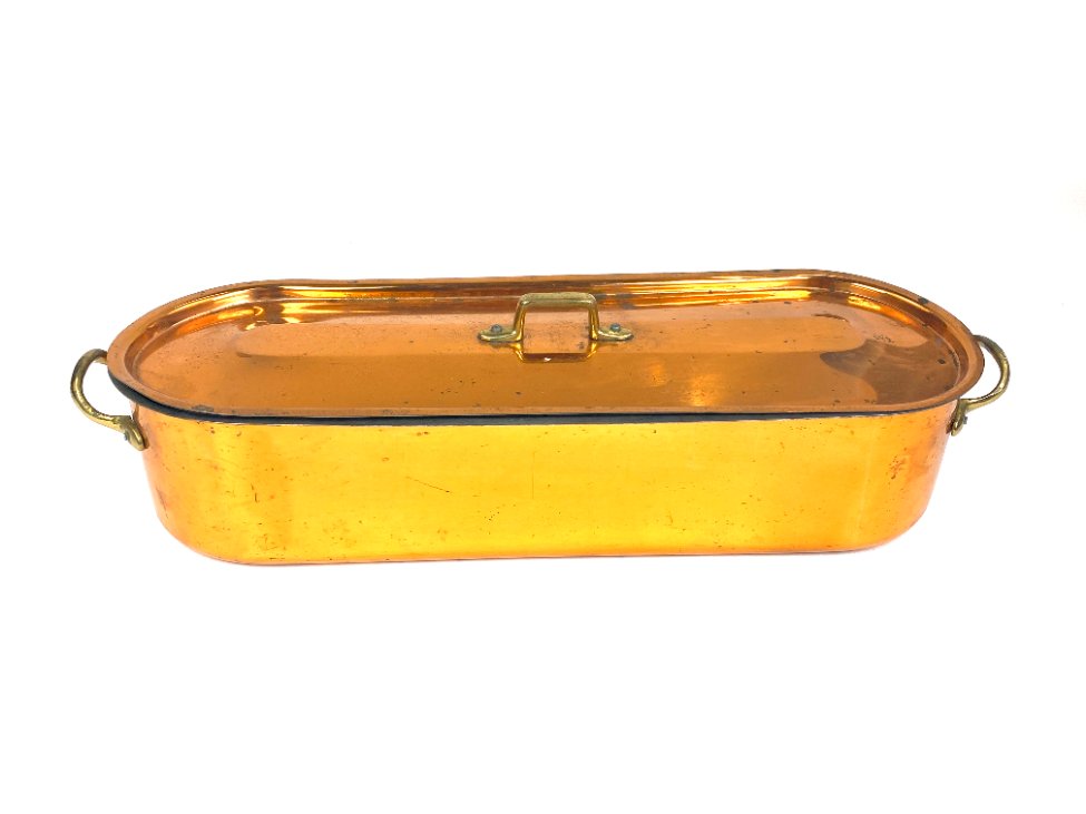 DR0411-kiti-indai-2 Variuoto metalo žuvies gaminimo indas su dangčiu ir žalvario rankenomis 17x51x13 cm