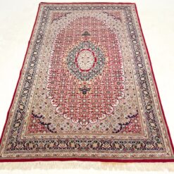 Vilnonis rankų darbo kilimas 330x206x0,8 cm