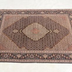 Vilnonis rankų darbo kilimas su šilku “Tabriz” 302x199x0,5 cm