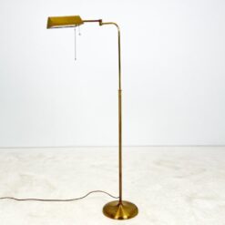 Žalvarinis pastatomas reguliuojamų aukščio ir kampo šviestuvas 30x74x110(+43) cm